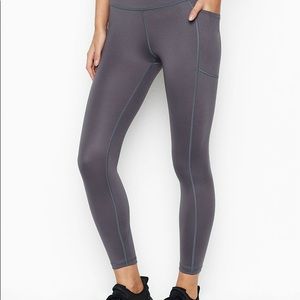 Victoria’s Secret Incredible Essential Leggings